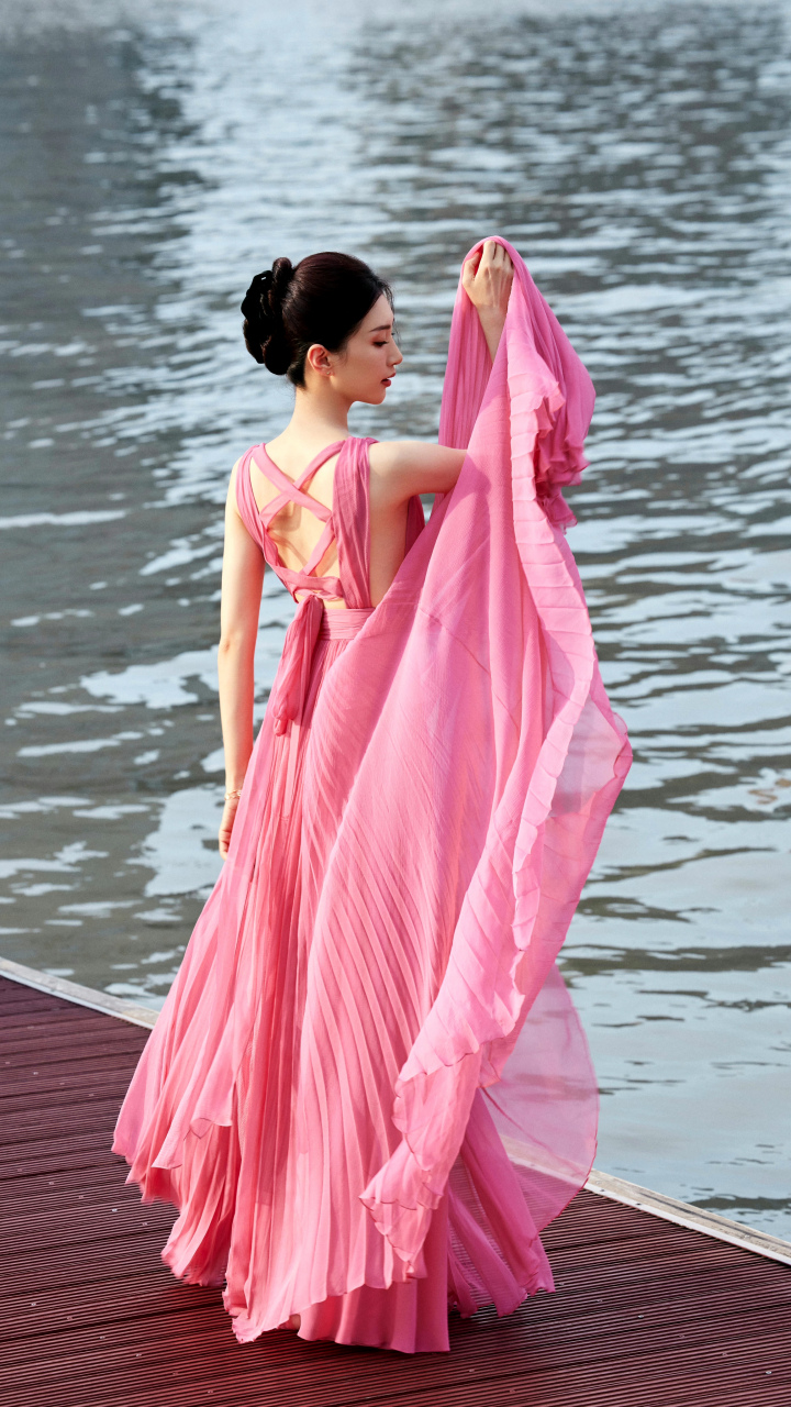 江疏影# [鲜花][赞同]俗话说:会说话能当钱花.