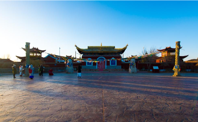 内蒙古镶黄旗广益寺院,蒙文版本的《丹珠尔》集第一庙