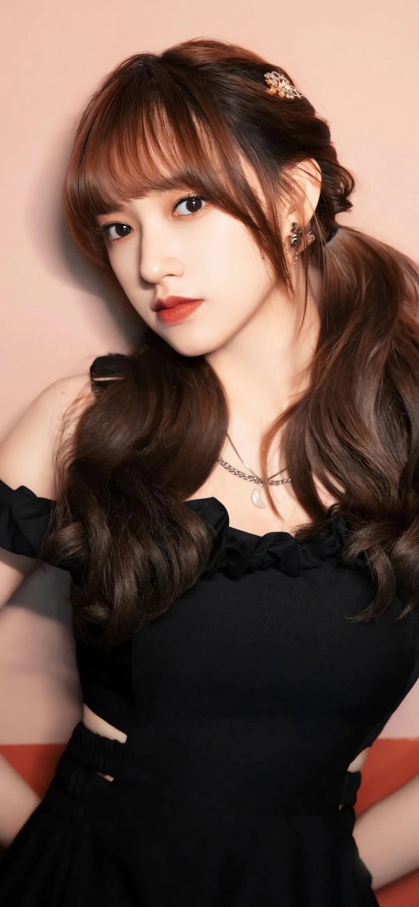 貌美如花,风情万种!#性感# #明星# #程潇# #壁纸