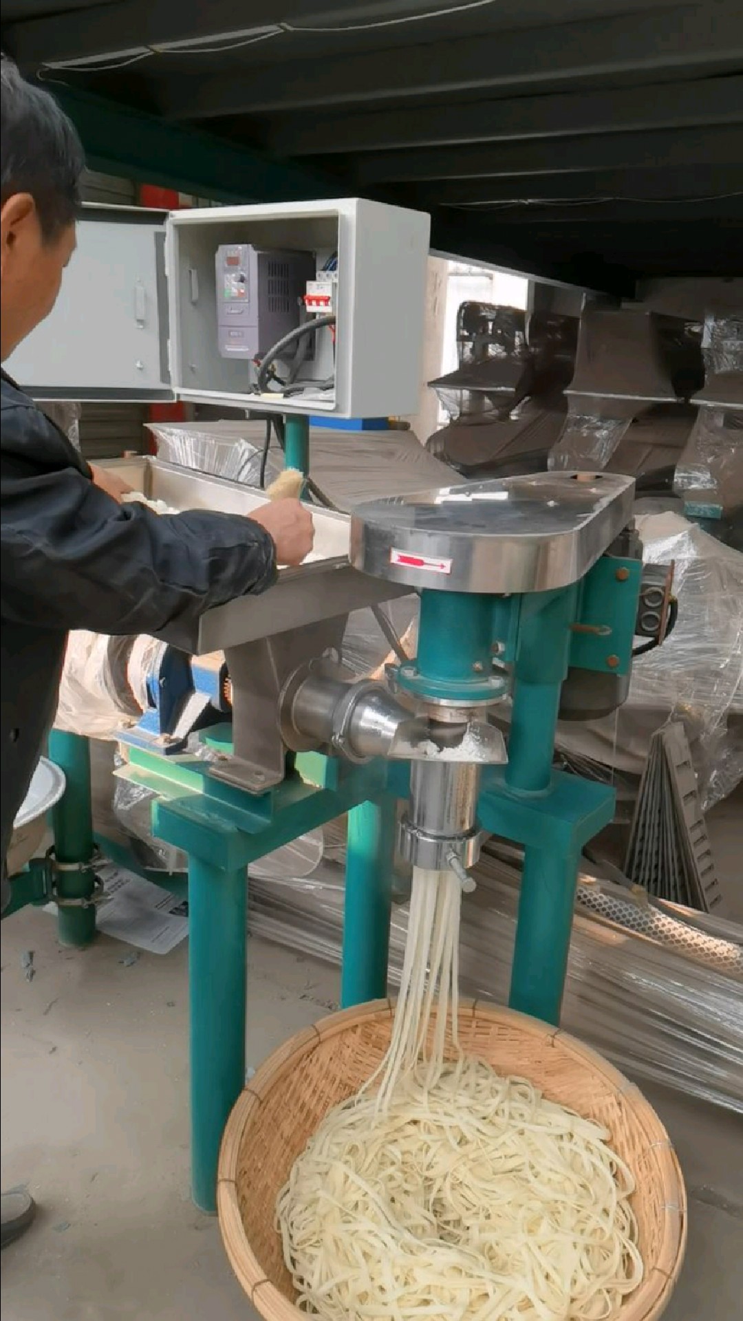 生产牛筋面的机器为什么分好多种因为每个客户需要的产量是不一样的