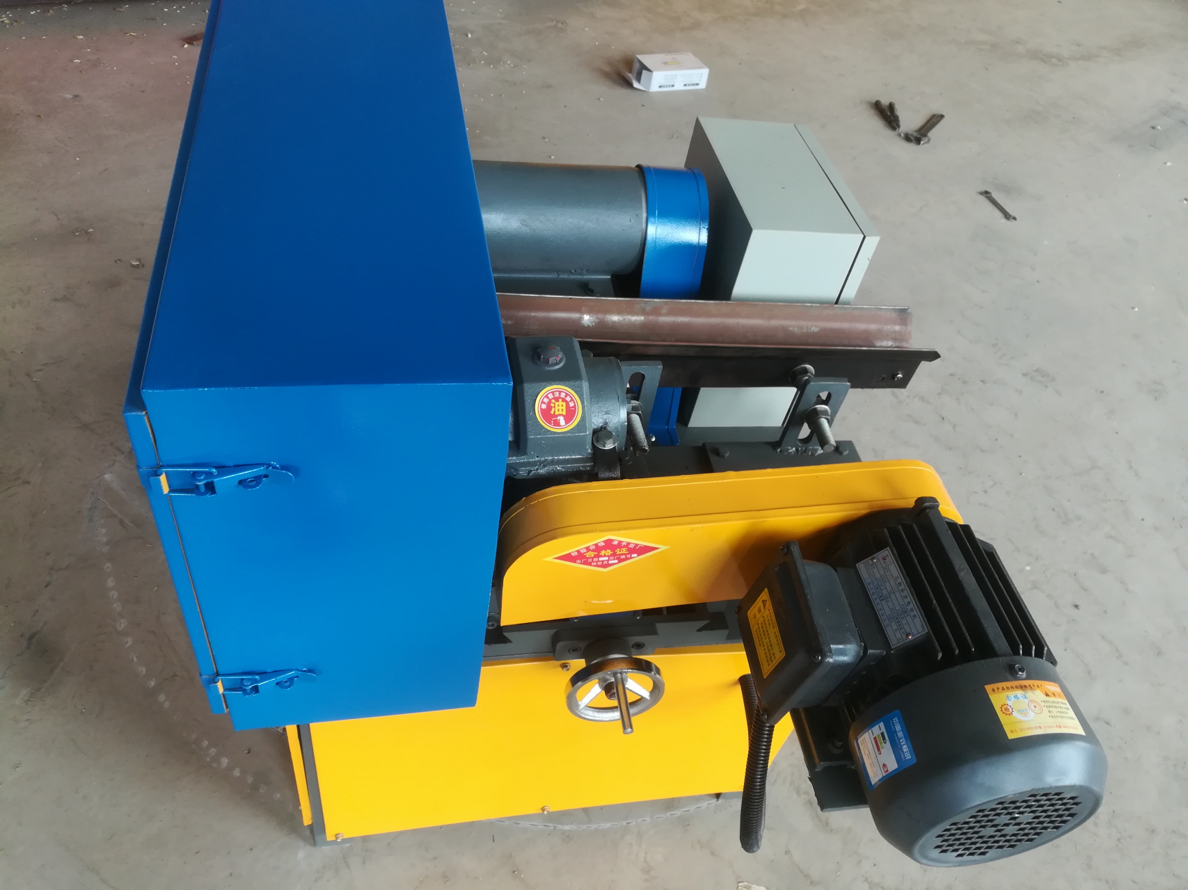 圆管抛光机 1,退换货问题:本公司以质量求生存,以信誉求发展,所售