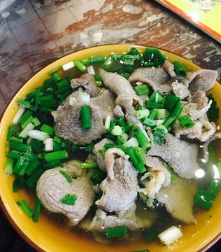 食在四川味在乐山,跷脚牛肉真好吃