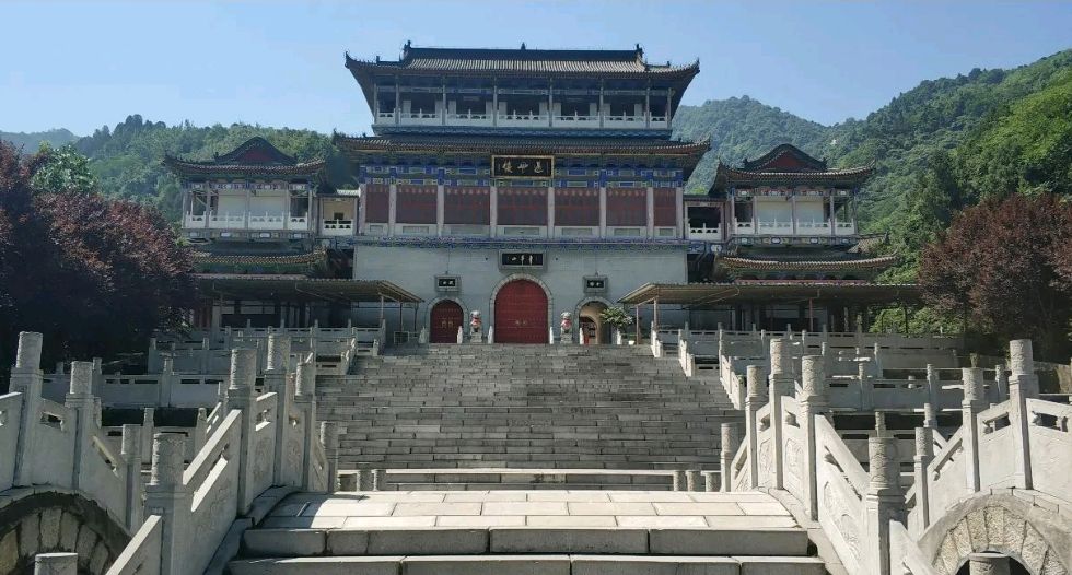 青华山——秦岭北麓,原生态,游客不多