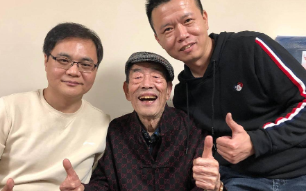 师父与郭德纲关系紧张,搭档加入德云社,许健出现在曹云金直播间