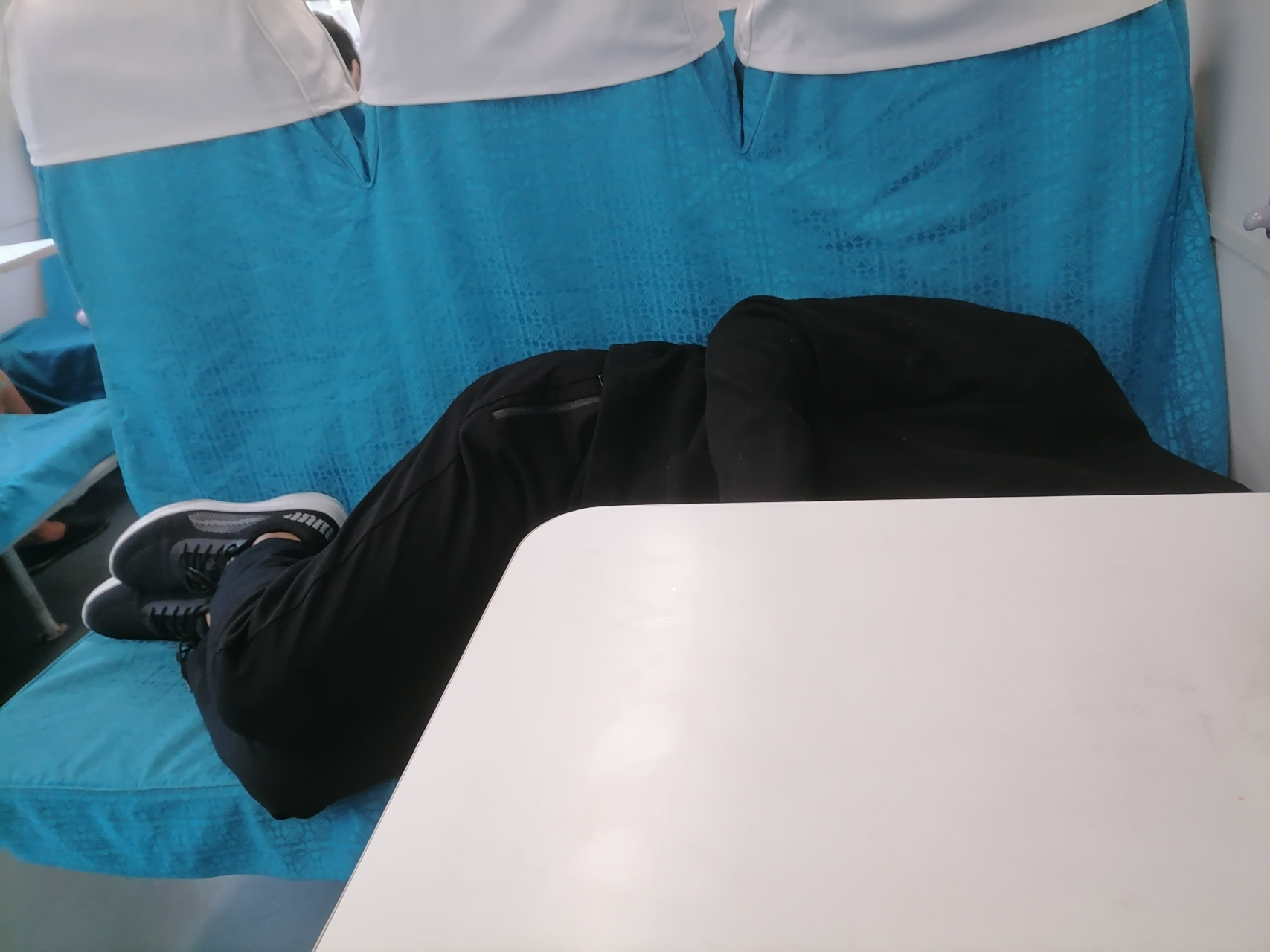 6月7日,下午6:50分,t370次广州开往大连的列车上!素质呢?道德底线呢?