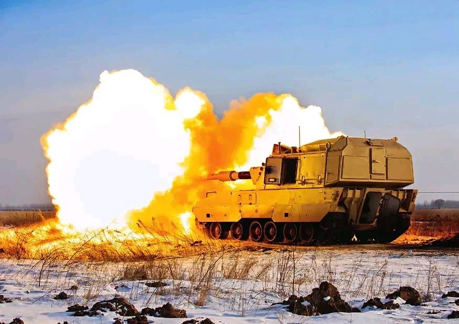 中国外贸plz-45a4型155mm自行火炮,外形比初代plz45漂亮了很多,火炮