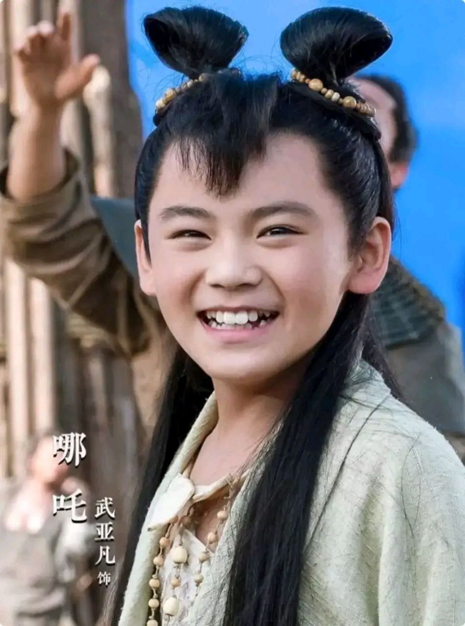 同样是演哪吒,差距怎么这么大,《封神》的哪吒真的是最丑的吗?