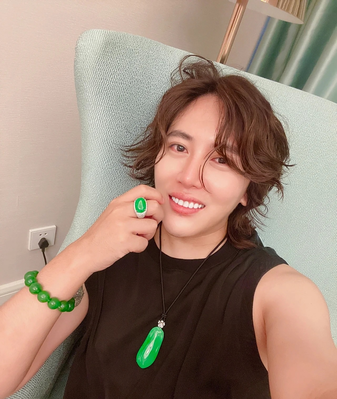 王红权星戛纳红毯上戴的观音翡翠竟是假的!