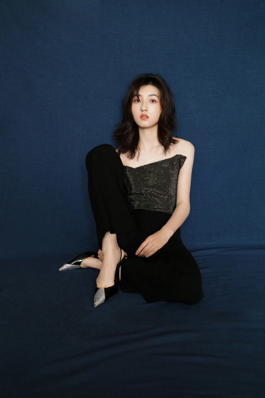 张子枫修长的美腿