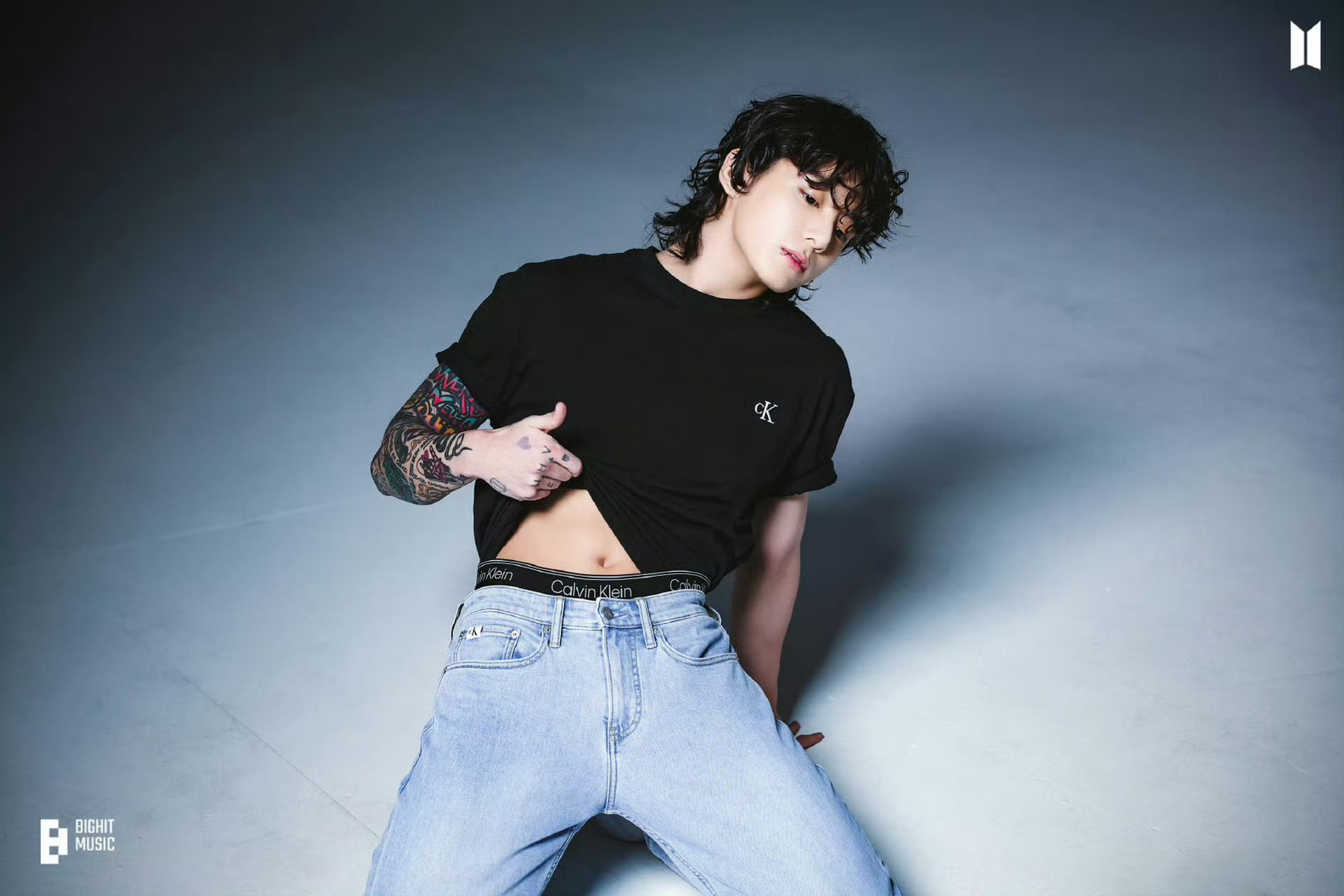 田柾国最新未曝光写真释出,腹肌太帅了!#我们都爱聊八卦