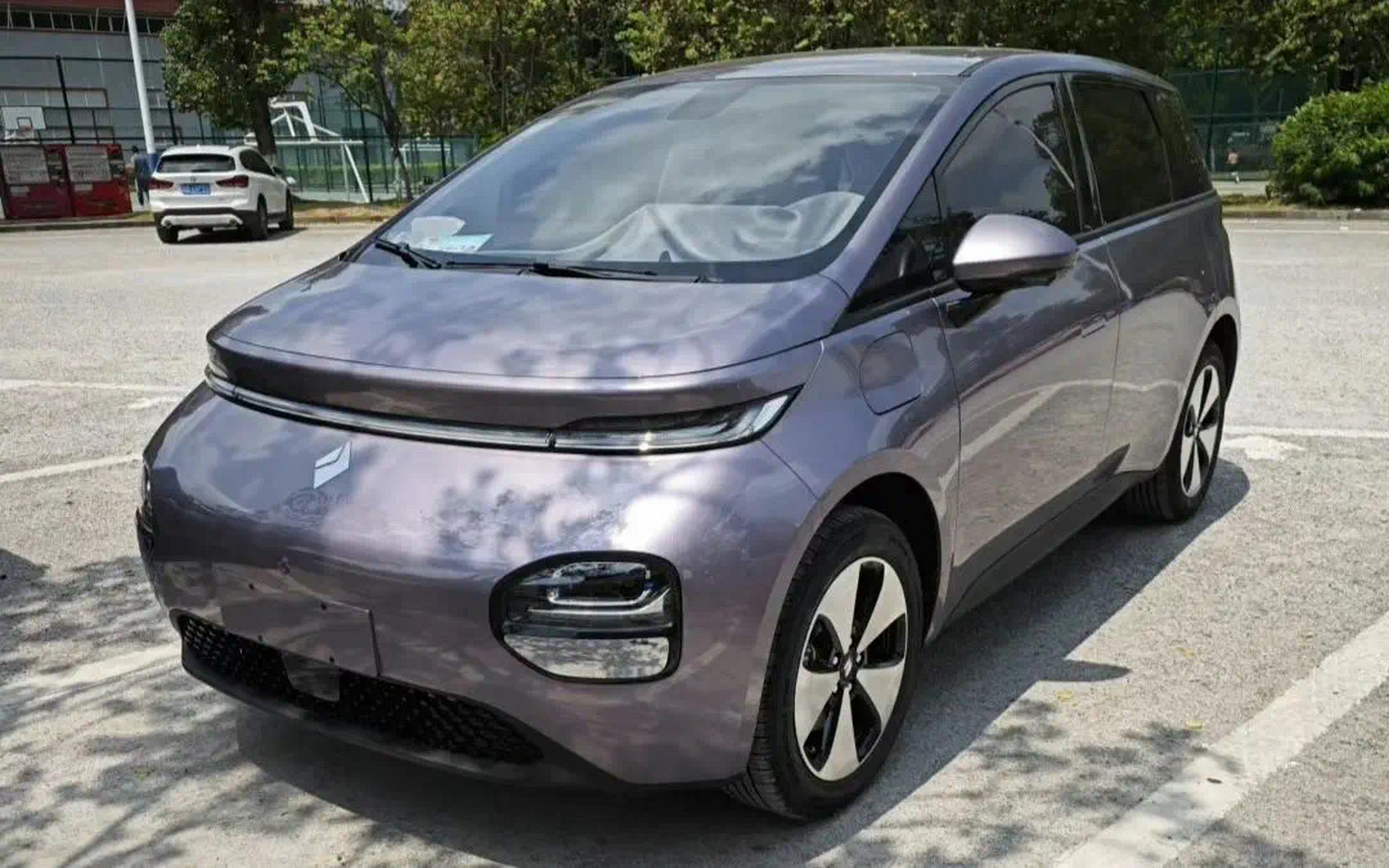 宝骏新车云朵实车曝光 感觉宝骏现在只能推推电动车了