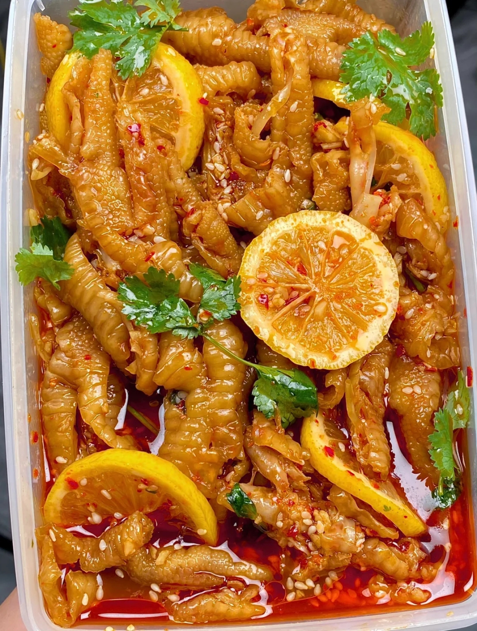 夏天谁能拒绝一道凉拌鸡爪开胃菜? 家常做法和配方如下