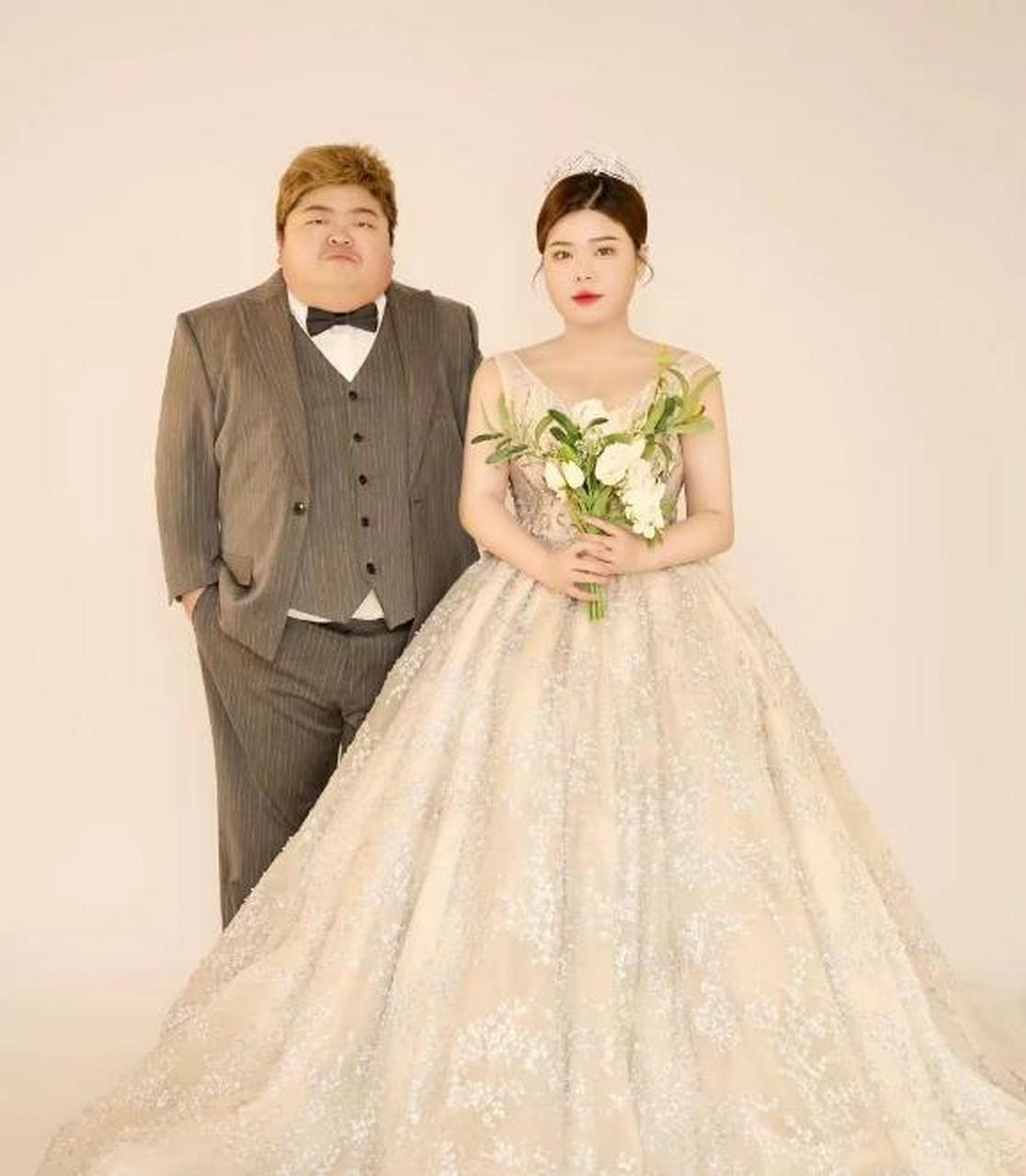 被网友嘲讽"放在我们村都找不到对象"的阿呆,最