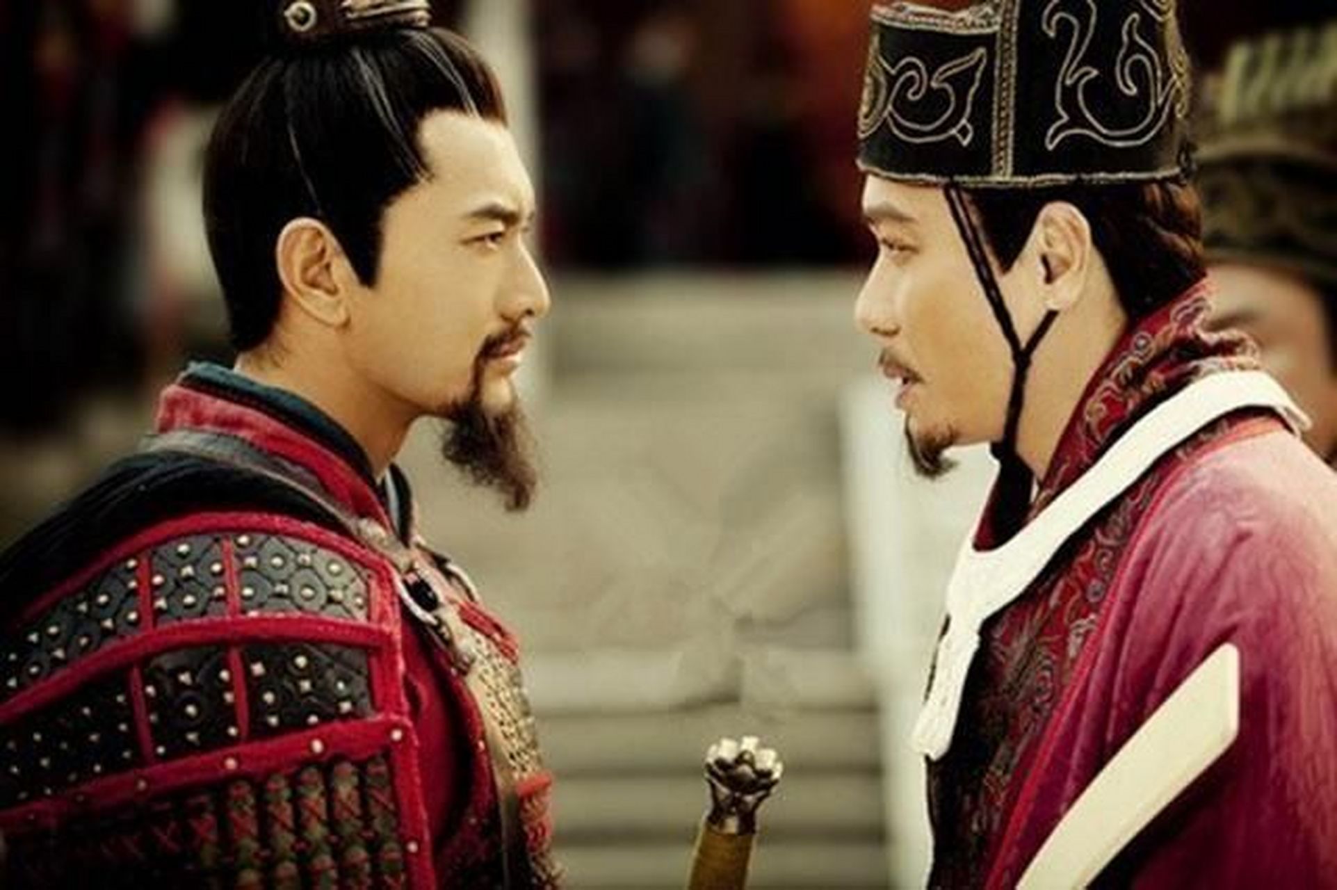 岳飞和秦桧,一个是出生在北方,满心都是恢复北宋原有领土的农家子弟