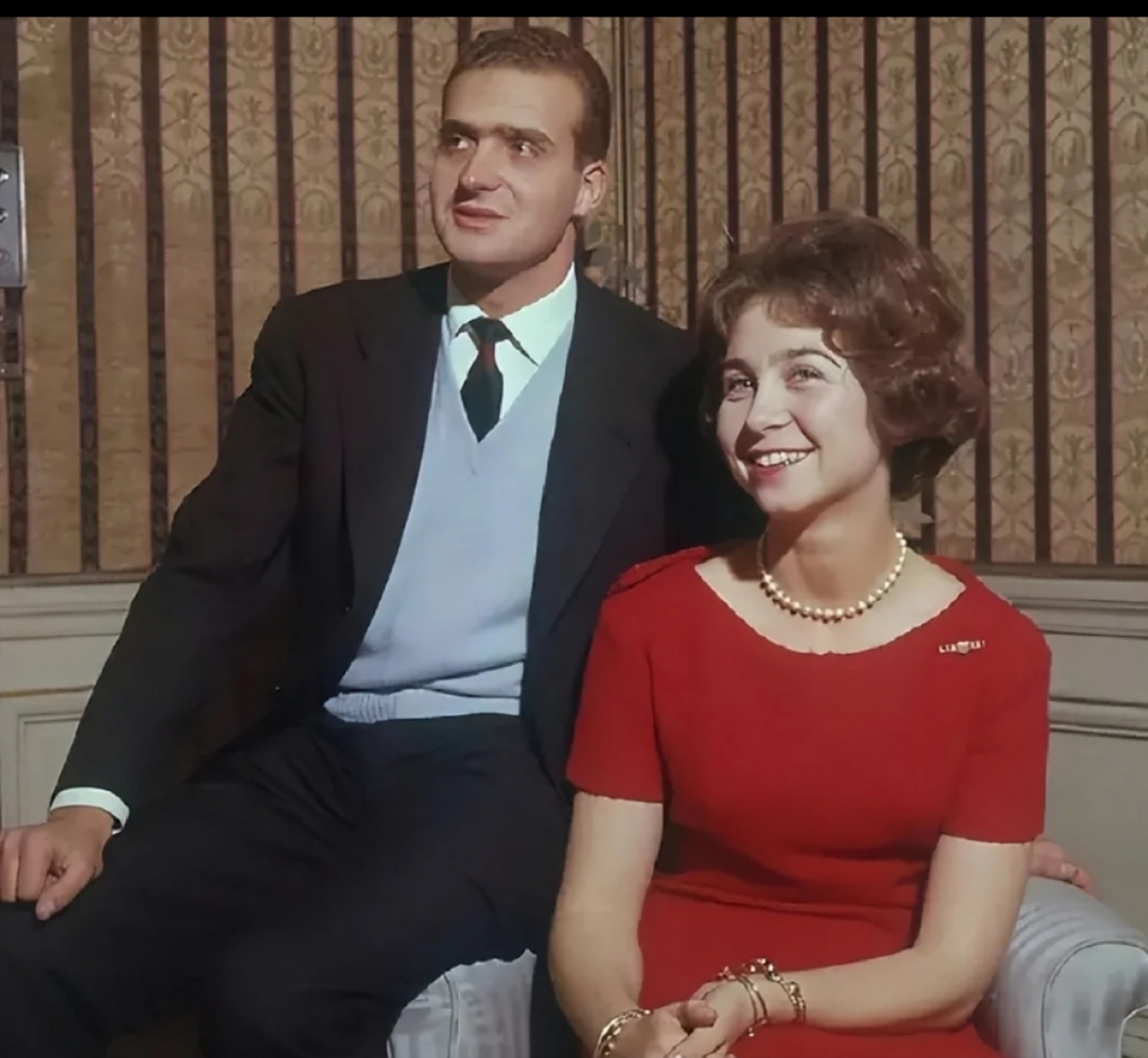 历史老照片,年轻时的西班牙索菲亚王太后,穿着时尚,气质高雅,魅力无限