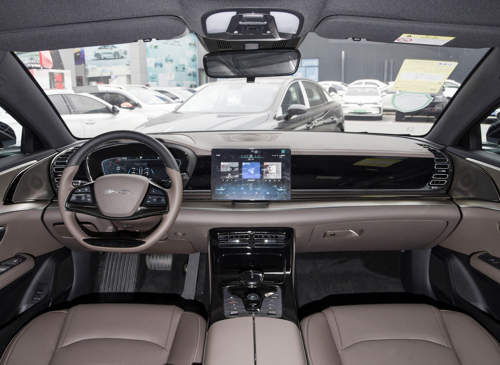 懂车的人都不买比亚迪e9到底是什么原因?汽修厂老师傅告诉你原因