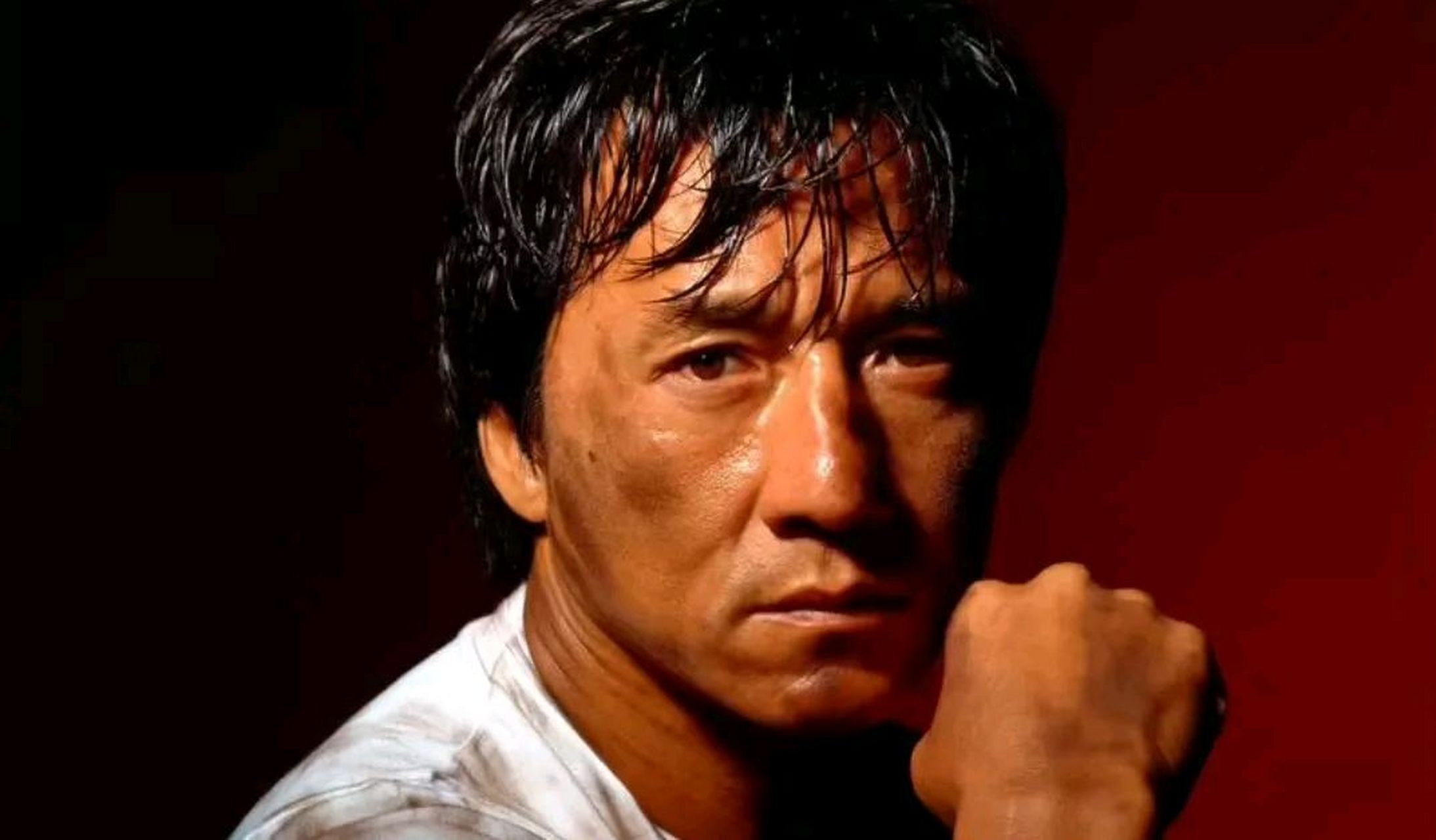 7月29号,成龙竟在某短视频平台开启直播,因为没有关闭打赏功能,一时间