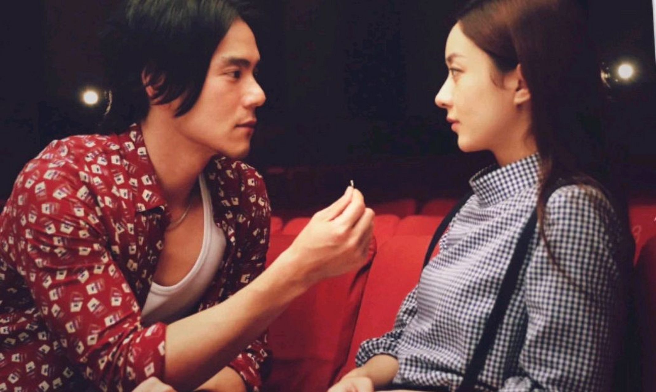 赵丽颖和彭于晏的合照惊艳了多少人,尤其是第一张,曾有很多人为此心动