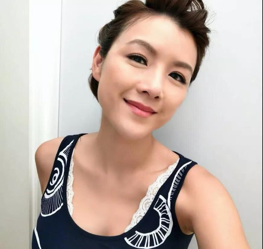 陈茵薇,甜甜笑容,气质优雅