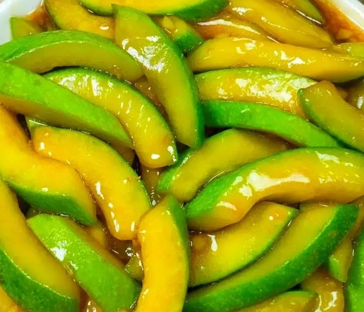 我的美食分享#  蚝油西葫芦  食材:西葫芦,蒜末  做法: 1.