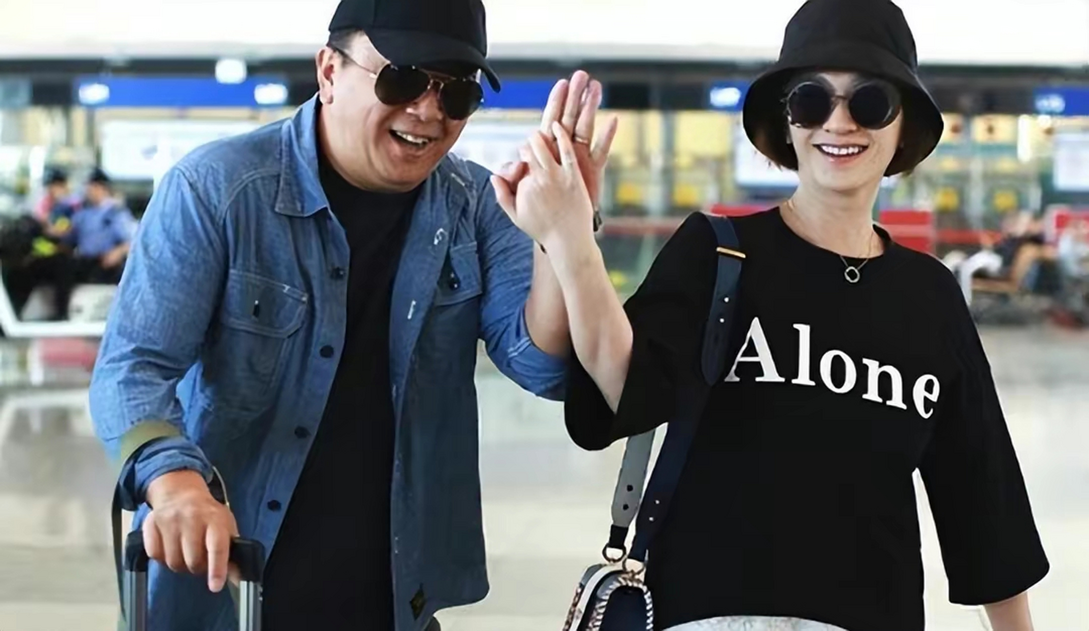 她有一个默默支持她的人——徐佳宁.