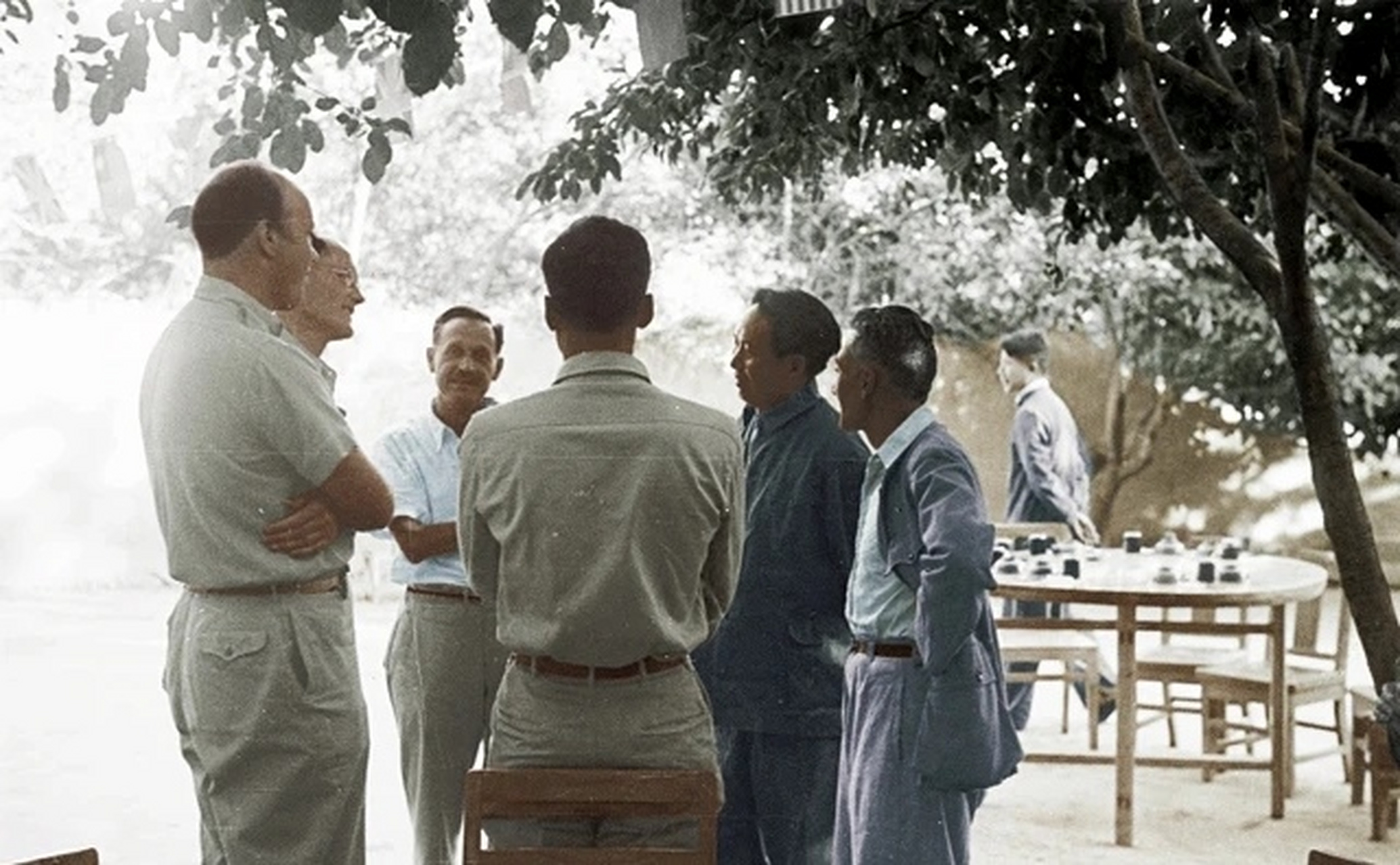 1944年的夏天,美国记者哈里森·福尔曼和中外记者西北参观团一起从