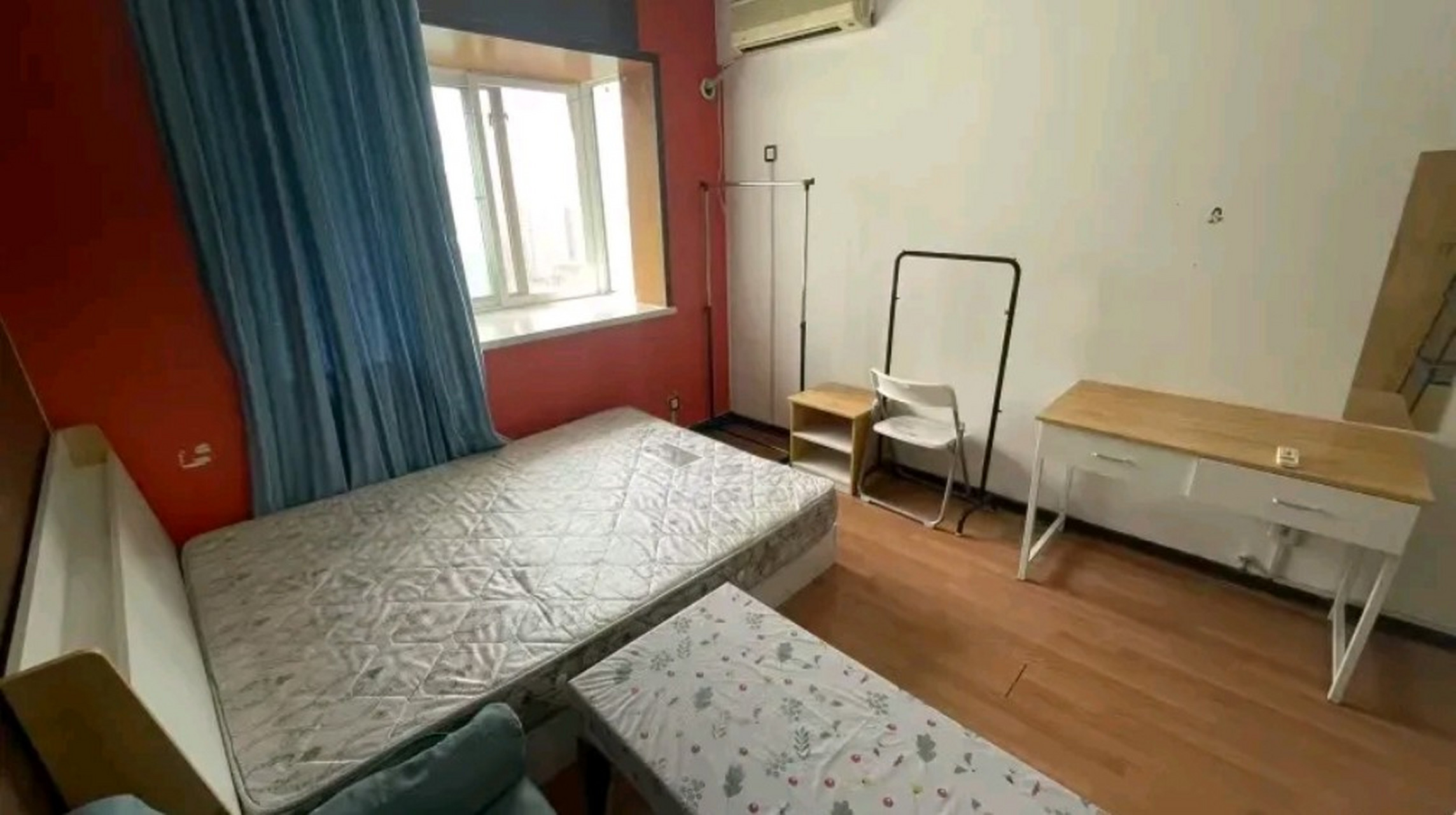 ①西安租房清单: 整租单间2800-3500元 四室合租单间650-1200元 五室