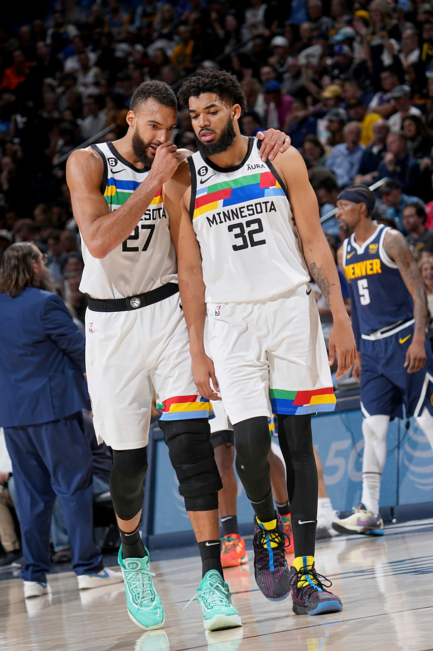 双塔:邓肯&大卫罗宾逊 唐斯&戈贝尔