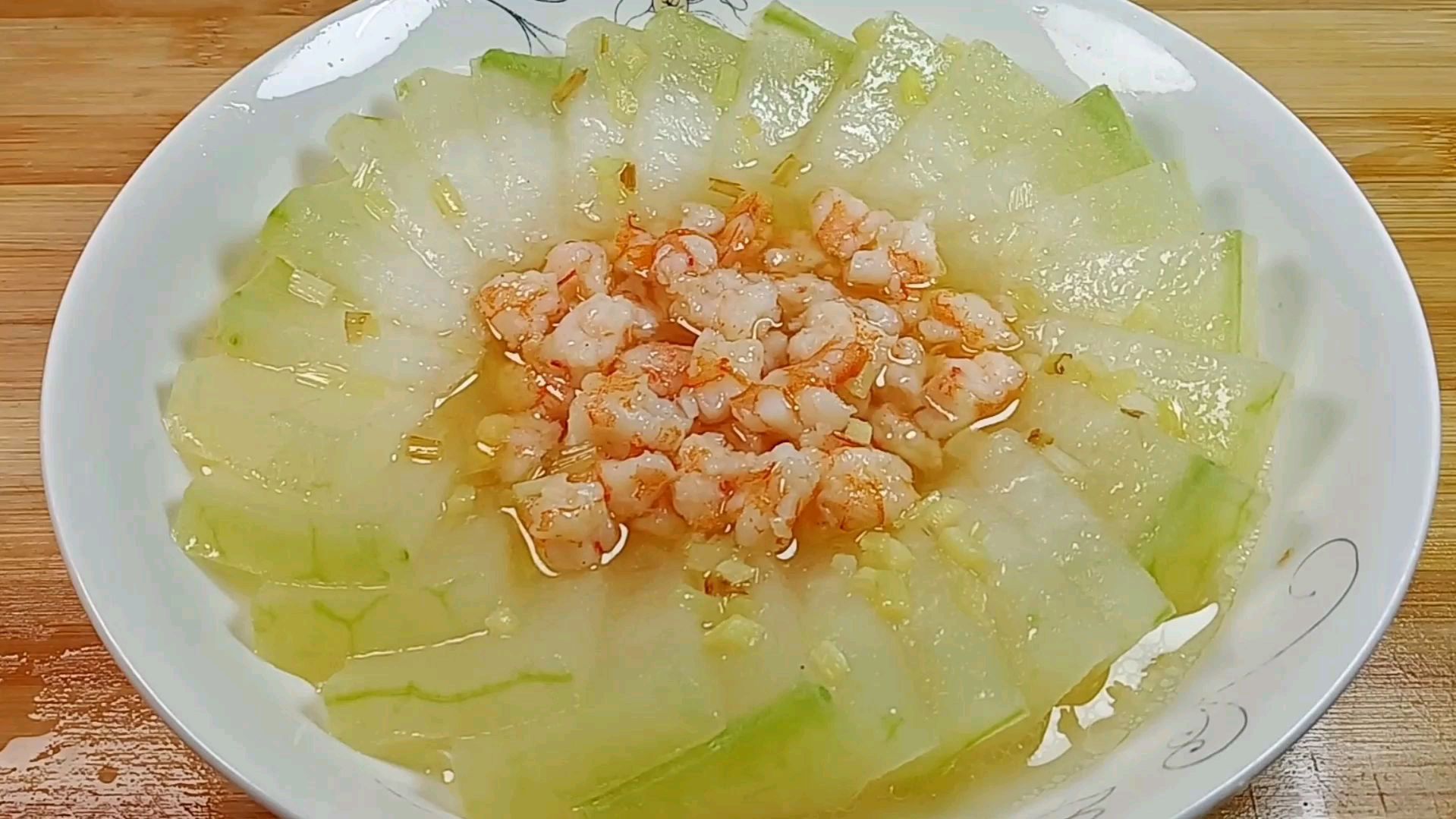 冬瓜别炖着吃了,大厨教你一种新做法,营养又减脂