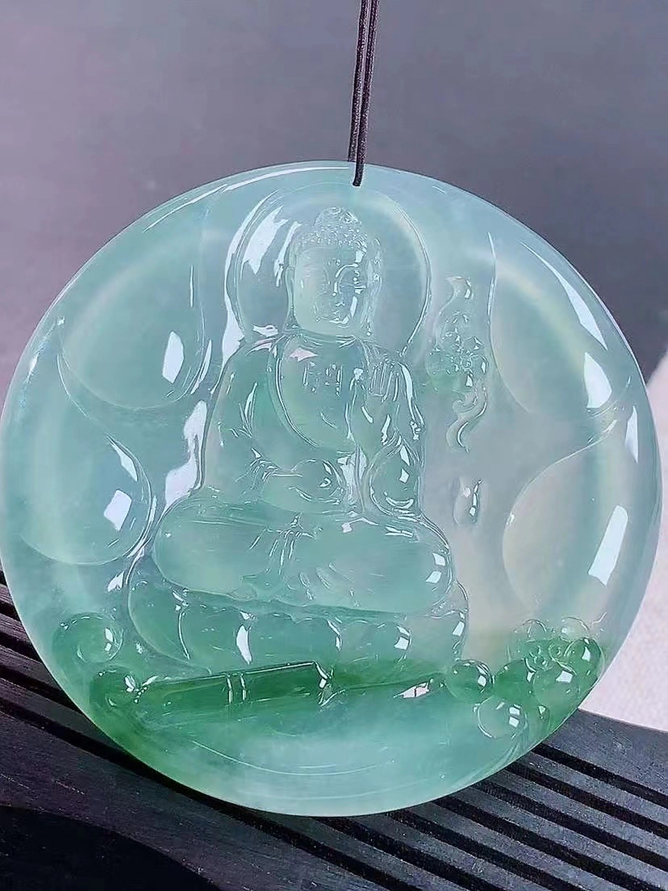 高冰翡绿大日如来.冰种一流.厚装大件,光胶起光#文玩# #翡翠