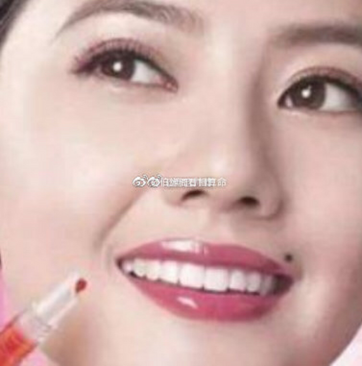 长在嘴角的痣有食痣之称,这种痣相,意味着此人能够衣食无忧.