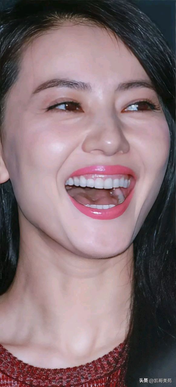 圆圆,说好的笑不露齿呢?笑天下可笑之人,不用这么给力吧.