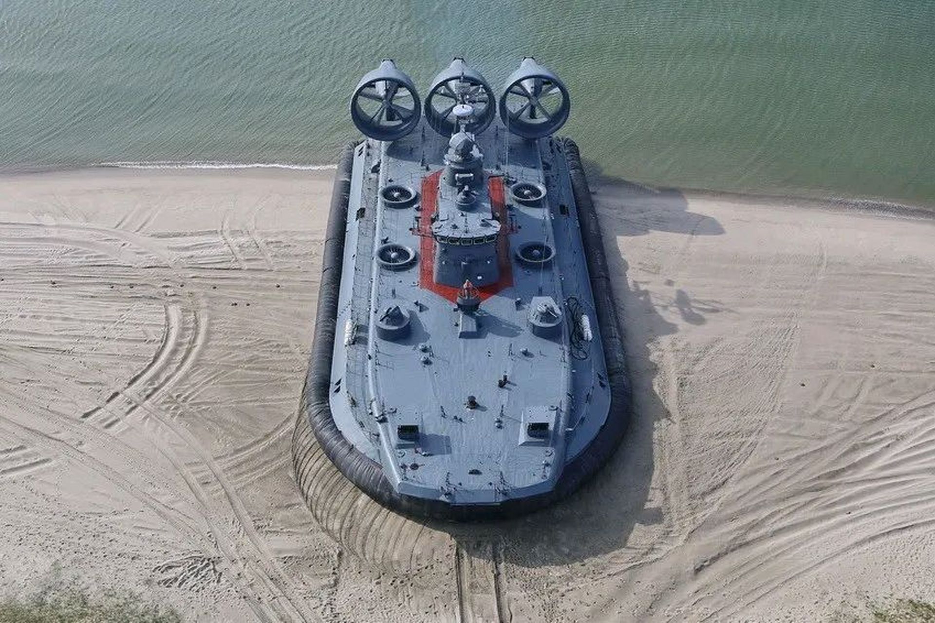 舰船欣赏:俄罗斯12322型气垫登陆艇,绰号欧洲野牛世界上最大的气垫