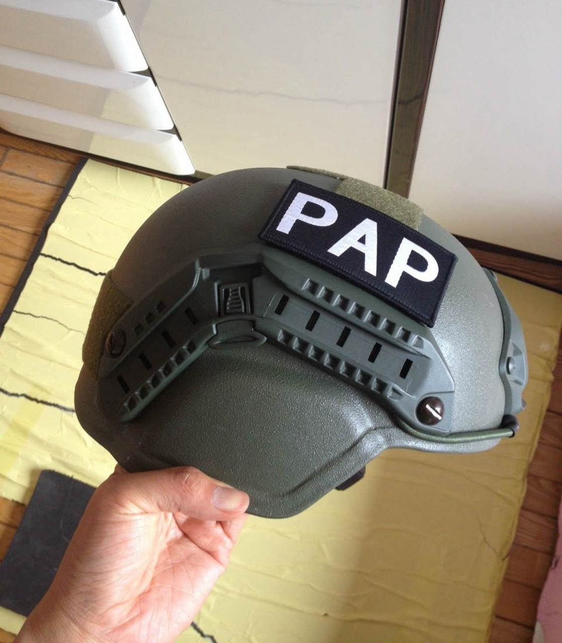它的列装,意味着我军已开始进入智能化,数字化的单兵头盔作战时代!