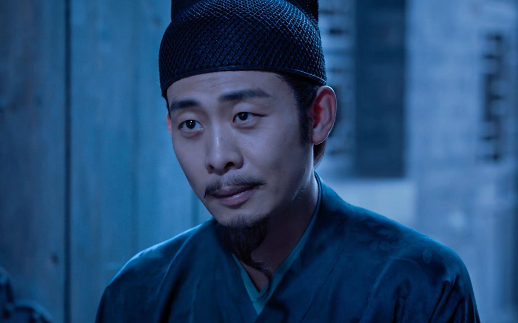 去交会让我开心的朋友,去爱不会让我流泪的人,去向