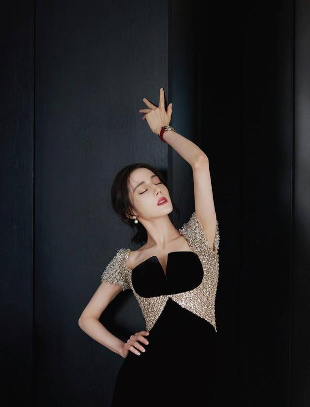 迪丽热巴性感写真-迪丽热巴性感写真在线阅读  第3张