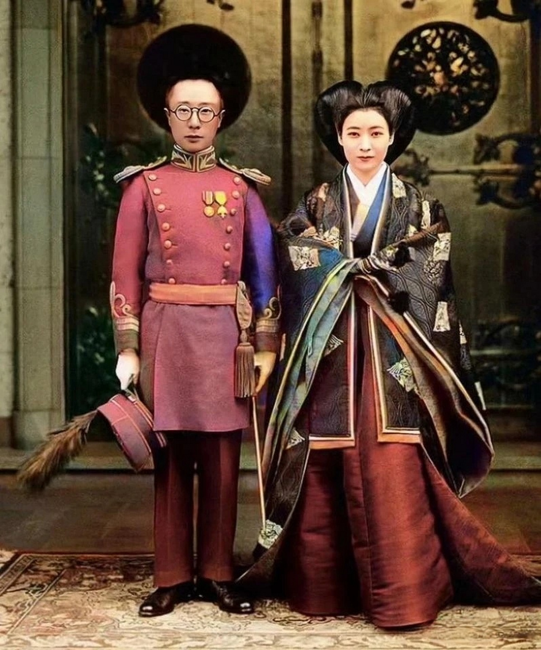 1937年,爱新觉罗溥杰与日本室族姻亲,嵯峨家的女儿嵯峨浩在日本东京作