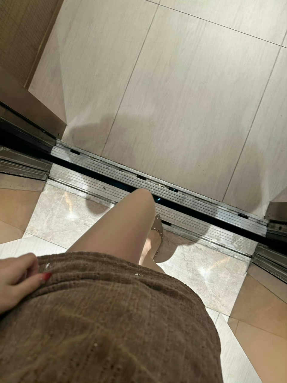 厕所应该没人看到吧#时尚穿搭# #丝袜# #御姐