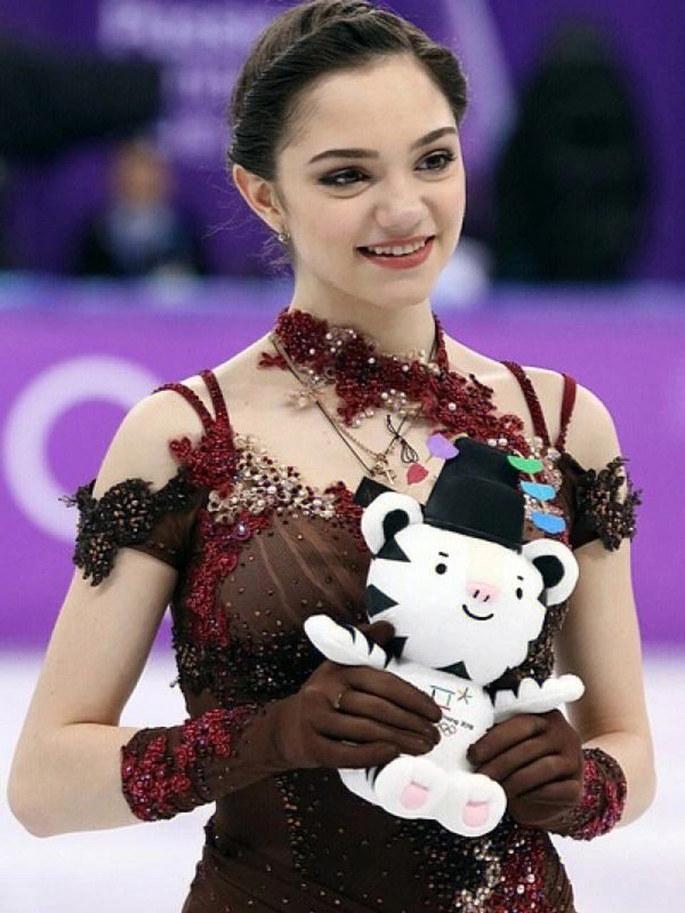 俄罗斯花滑"冰上美人"梅德韦杰娃.