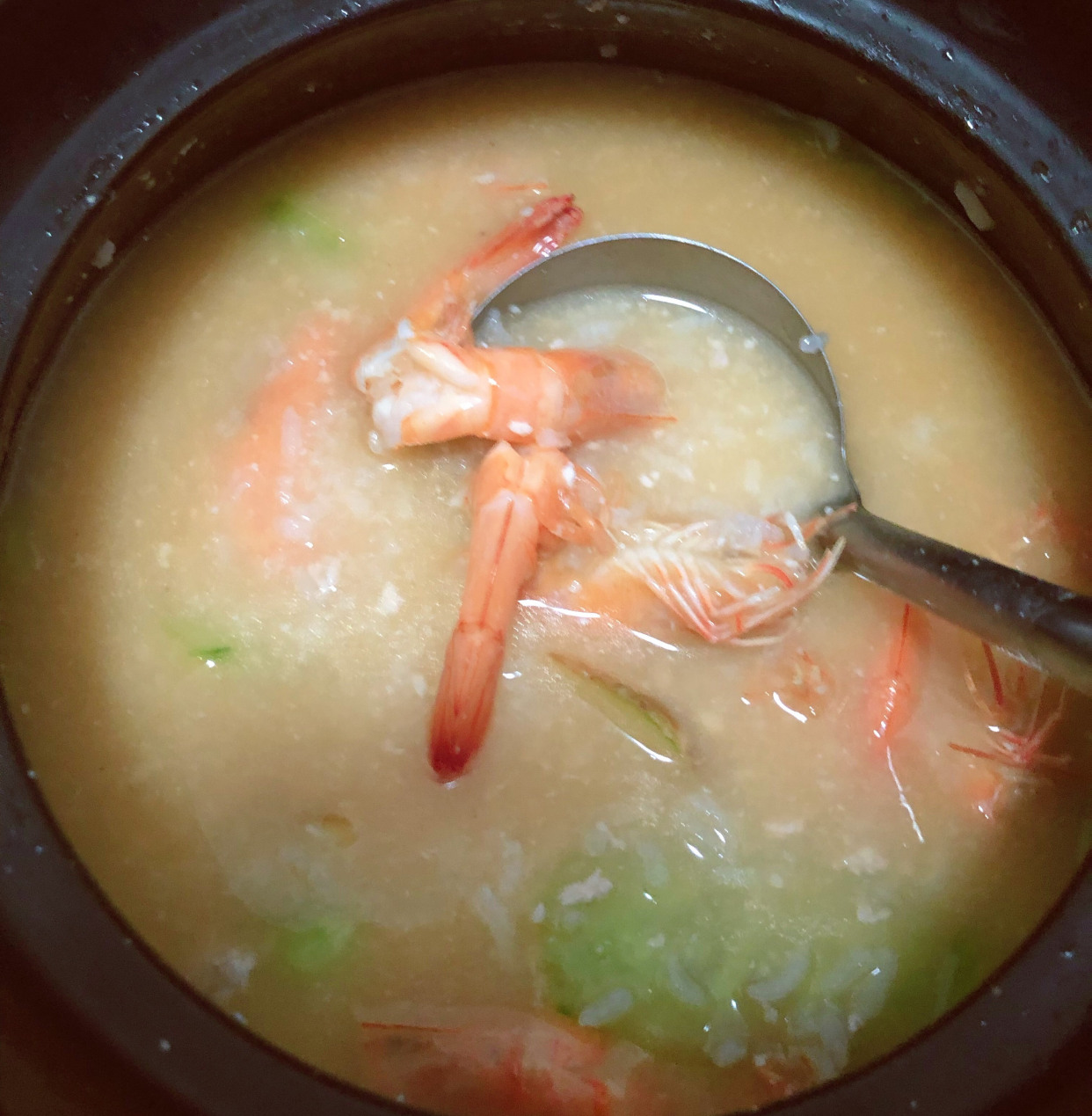 一点都不比大排档差的懒人鲜虾砂锅粥制作方法