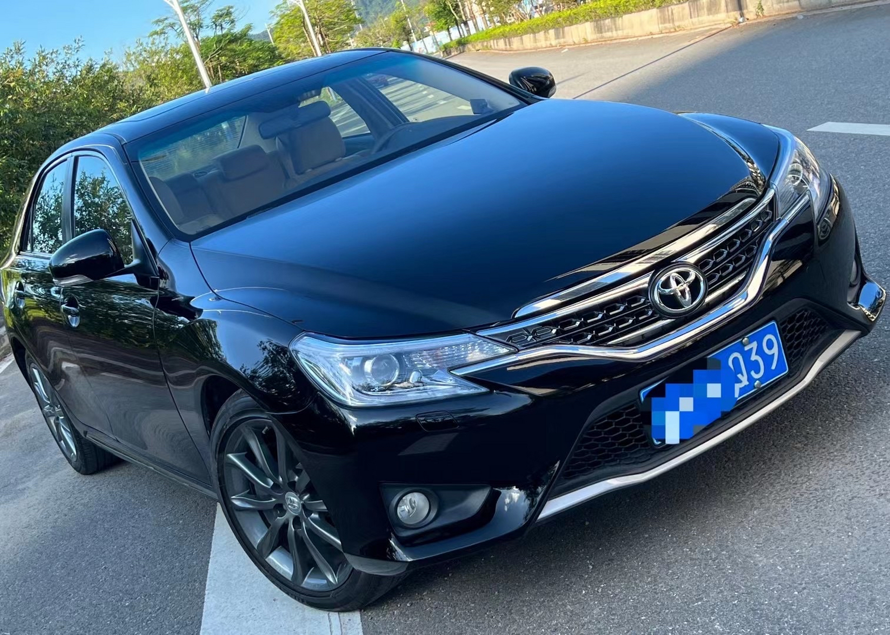 新鞋到2014年4月上牌,一汽丰田锐志 2.