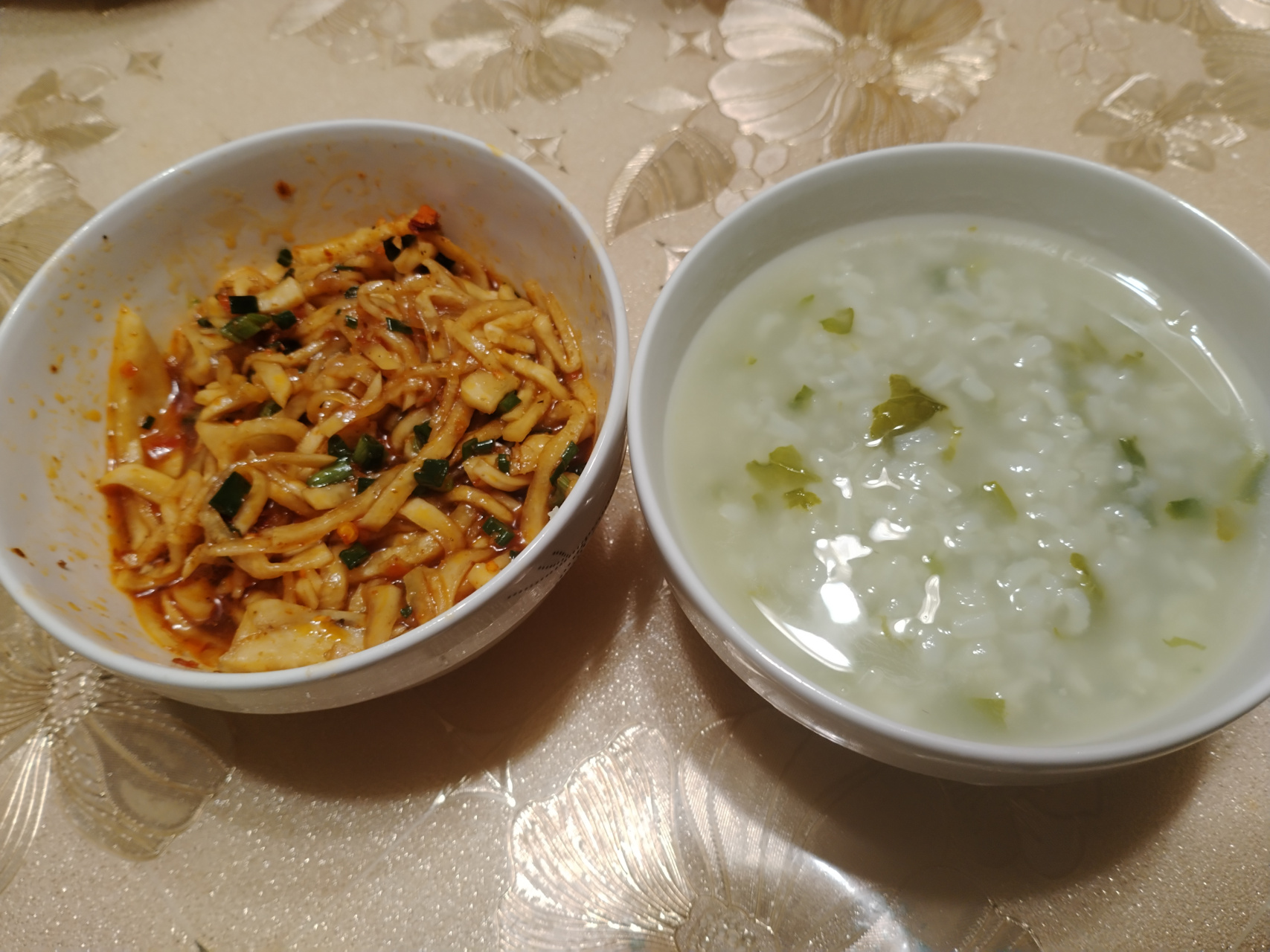 记录美好生活之今天吃什么?稀饭就咸菜#生活# #日常# #美食