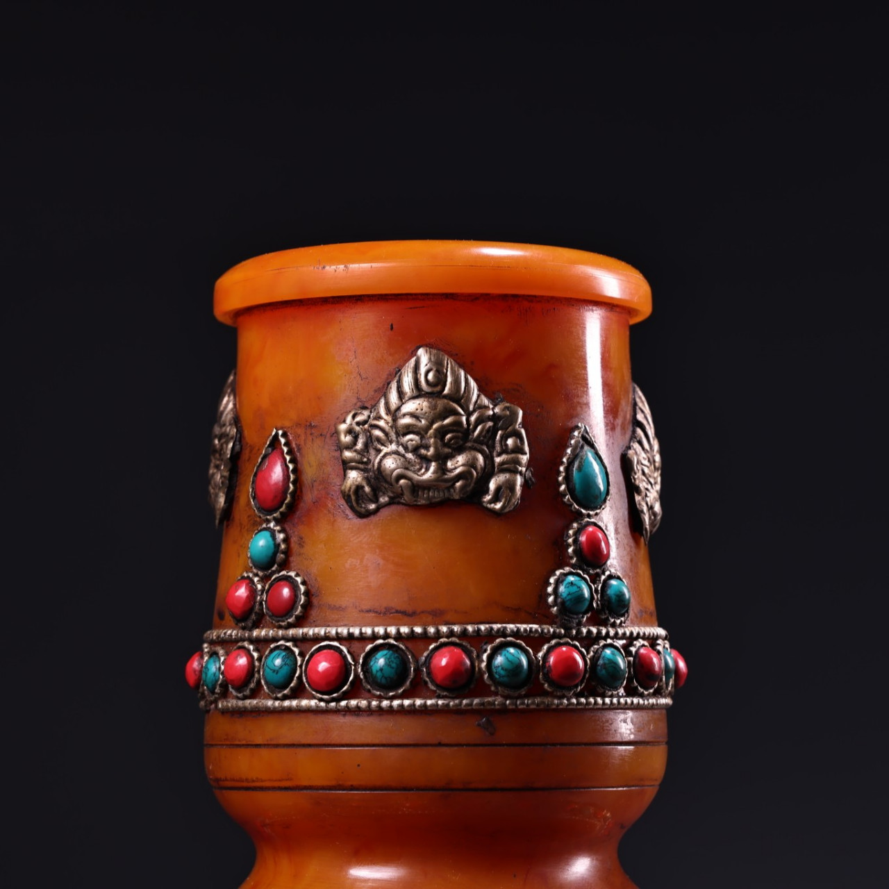 珍品旧藏西藏收藏传工艺镶嵌宝石花丝吉祥八宝蜜蜡花瓶