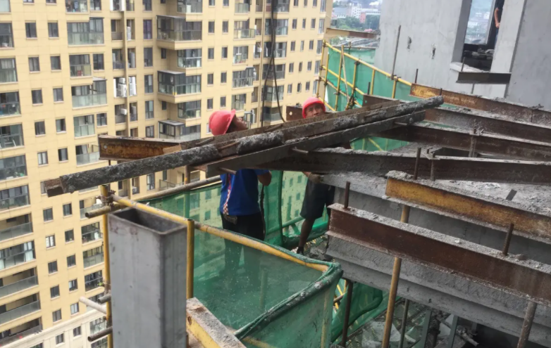 30层的楼房槽钢层应该在哪几层呢?