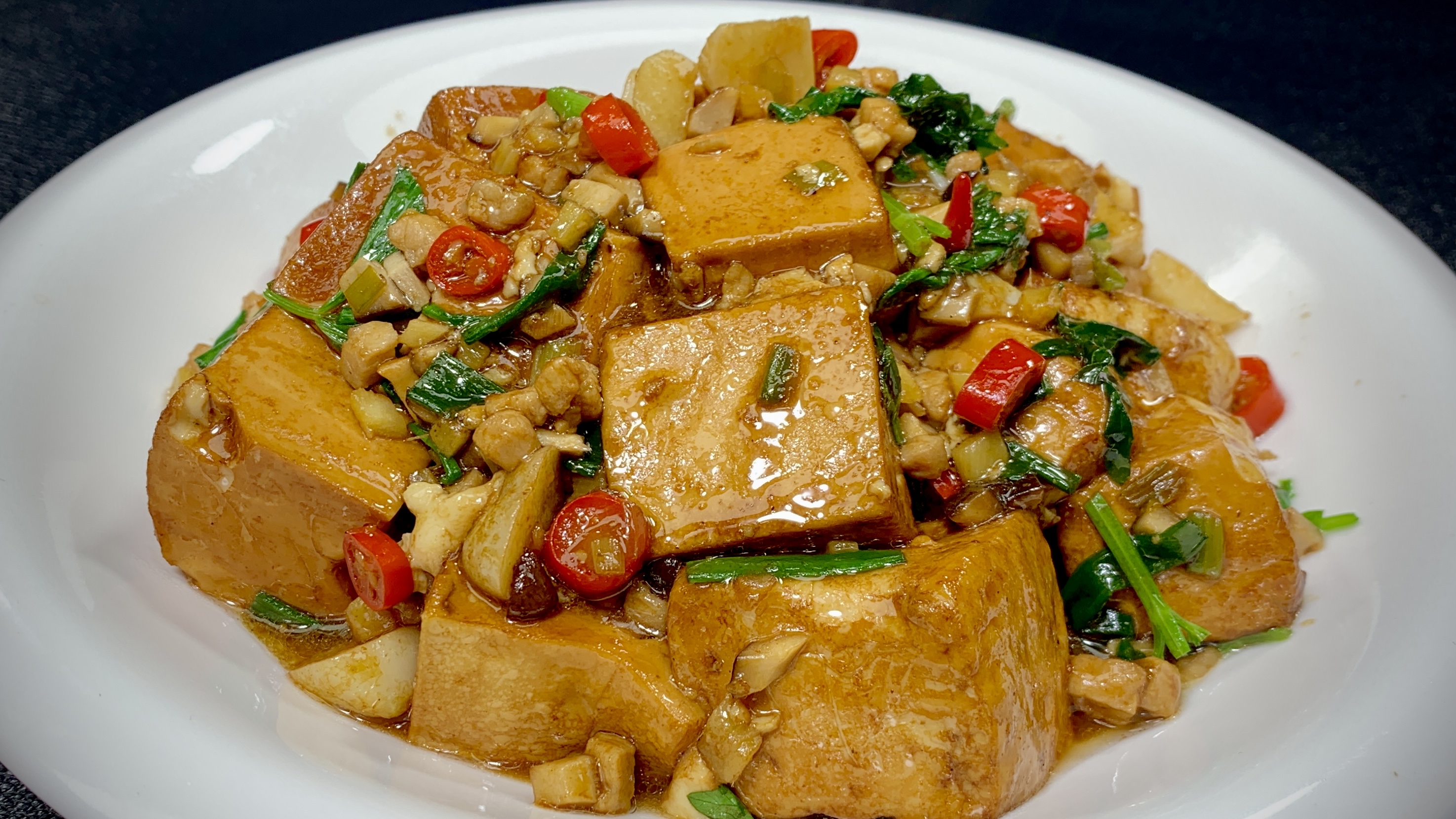 红烧豆腐焯水营养会流失,油炸不健康,大厨分享正确做法,太香了