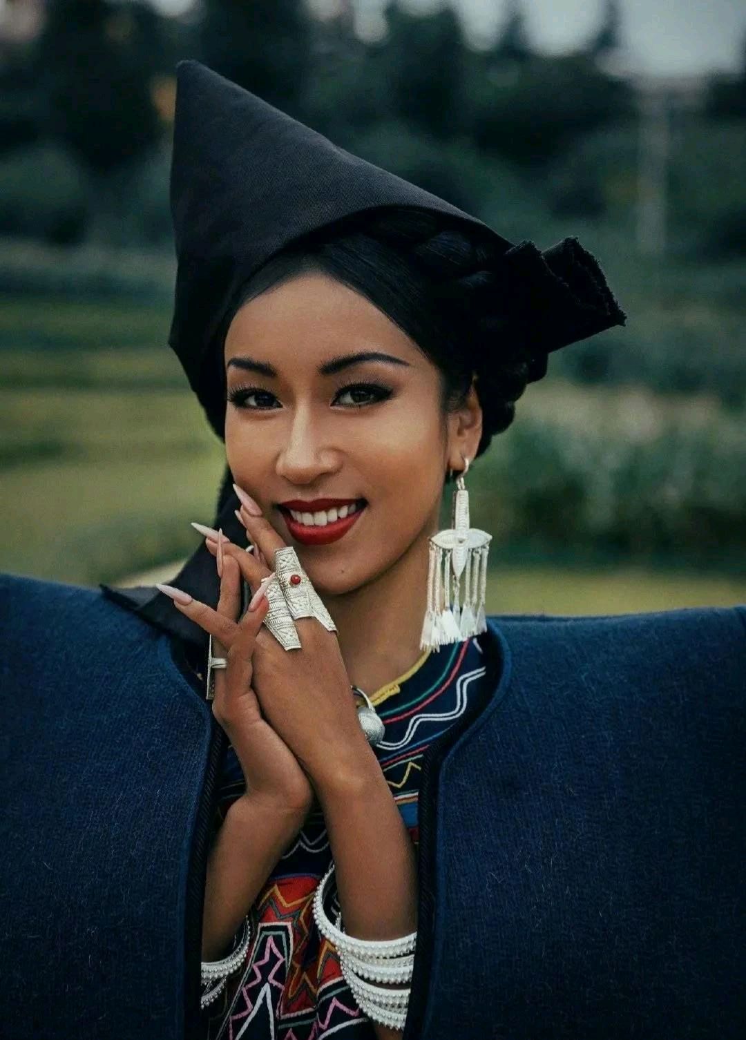 吉克隽逸说回大凉山才是回家,穿彝族服饰,被赞民族系列真的好绝