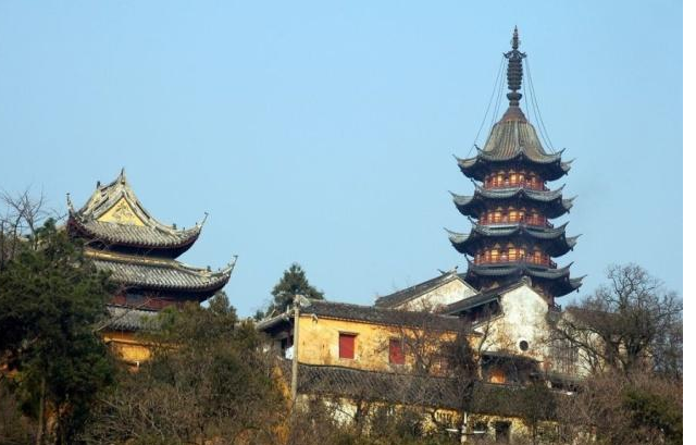 除了中衛高廟,蘇州靈巖塔,香火旺盛的旅遊景點還有這些呢