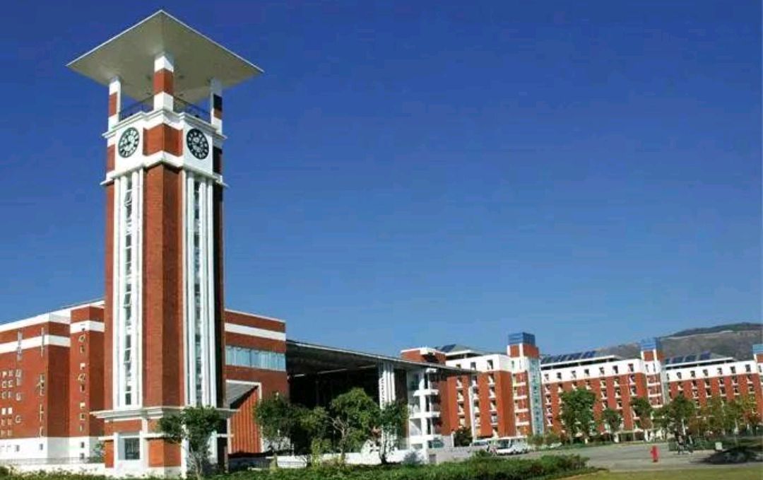 他任昆明理工大学校长,大理大学原校长,获国家一等奖,今年56岁