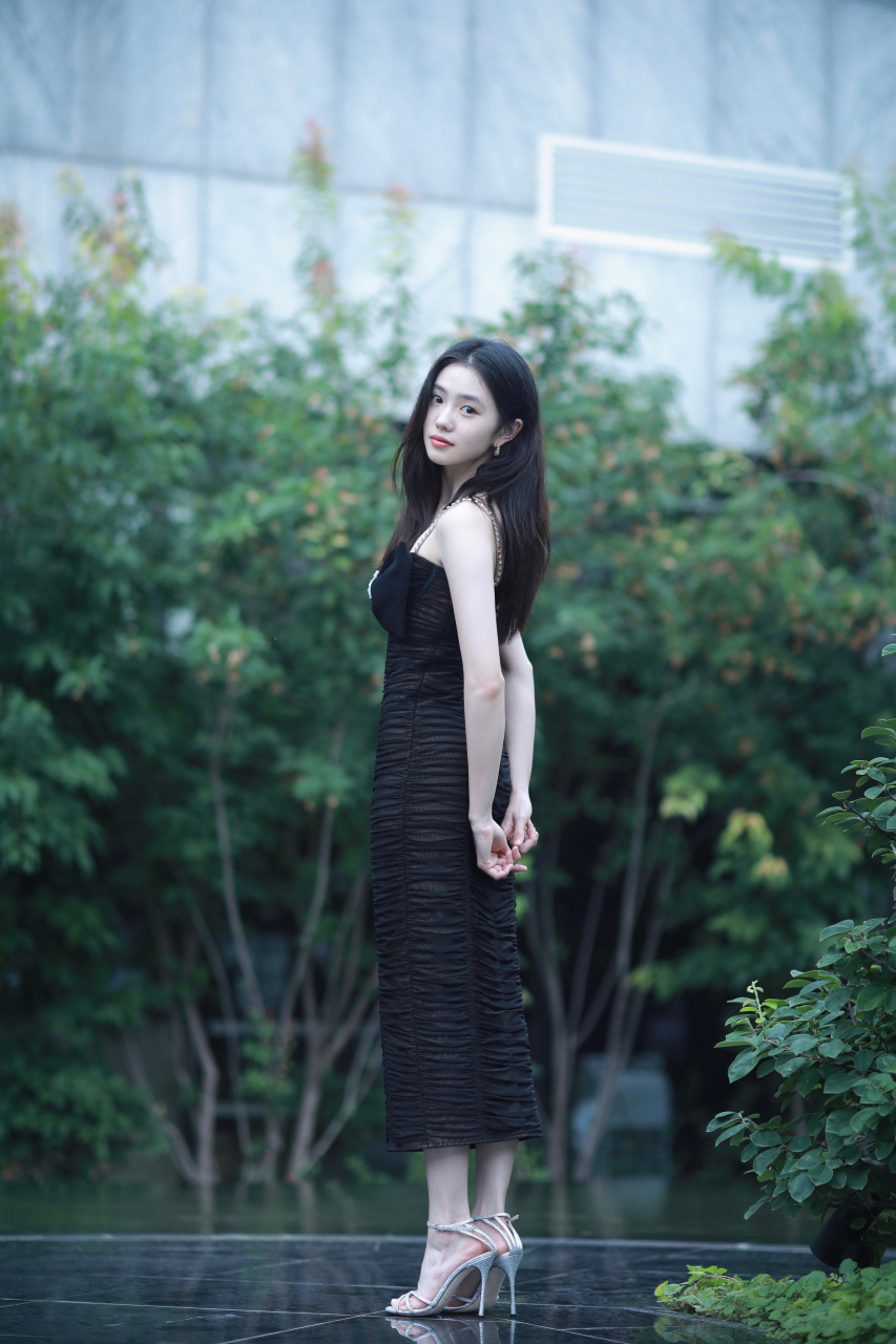 刘浩存白皙小脚丫合集,有喜欢的吗