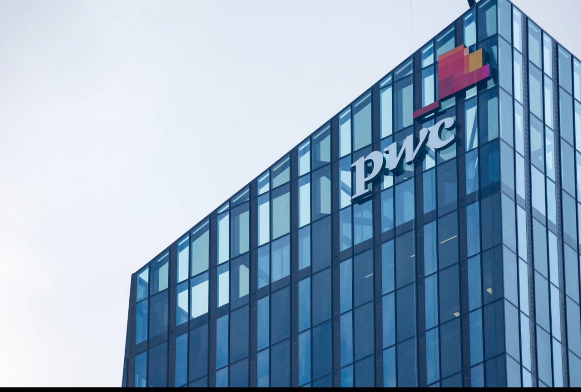 普华永道英国公司coo bivek sharma周一对媒体表示,普华永道的ai贤吵